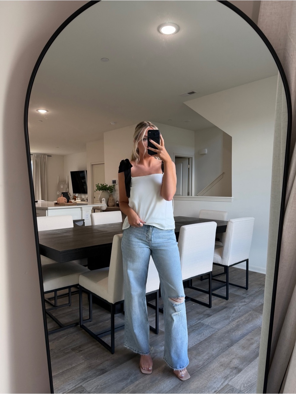 Light wash denim jeans vervet